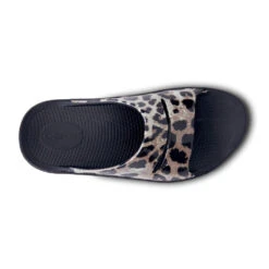'OOFOS' Women's OOahh Slide Limited Edition - Black / Cheetah 9 'OOFOS' Women's OOahh Slide Limited Edition - Black / Cheetah -Carhartt Store 1103BLKCHEET shot6 1024x1024@2x