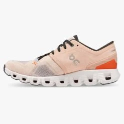 'On Running' Women's Cloud X 3 - Rose / Sand -Carhartt Store 60.98691 cloud x 3 fw22 rose sand w g4 1024x1024@2x
