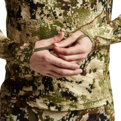 'Sitka' Men's Core Lightweight Crew Shirt - Big Game : Turkey : Optifade Subalpine -Carhartt Store Img SITKA BG 2021 10064 SA Mens Core Lightweight Crew LS Optifade Subalpine Studio 0108 1024x1024@2x