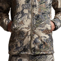 'Sitka' Men's Ambient Jacket - Big Game : Optifade Open Country -Carhartt Store img SITKA BG 2022 600043 OB Ambient Jacket Optifade Open Country Studio 00767 1024x1024@2x