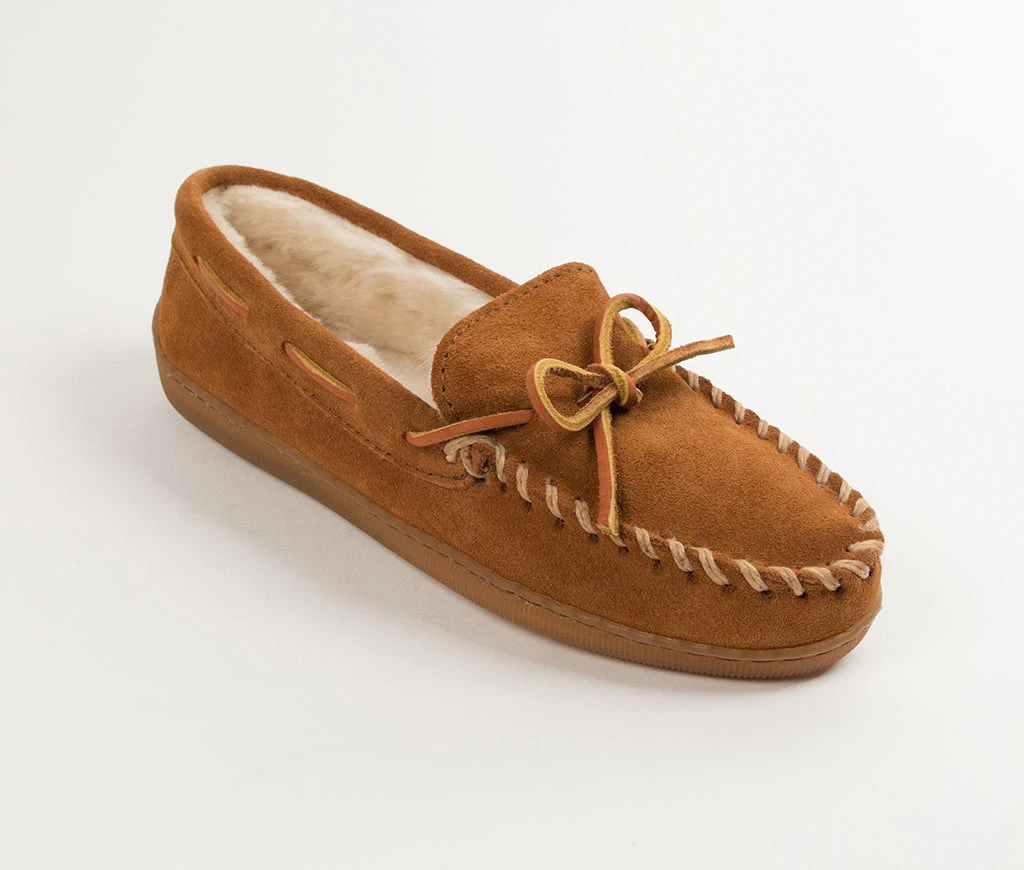 'Minnetonka' Men's Pile Lined Hardsole Moc Slipper - Brown 3 'Minnetonka' Men's Pile Lined Hardsole Moc Slipper - Brown